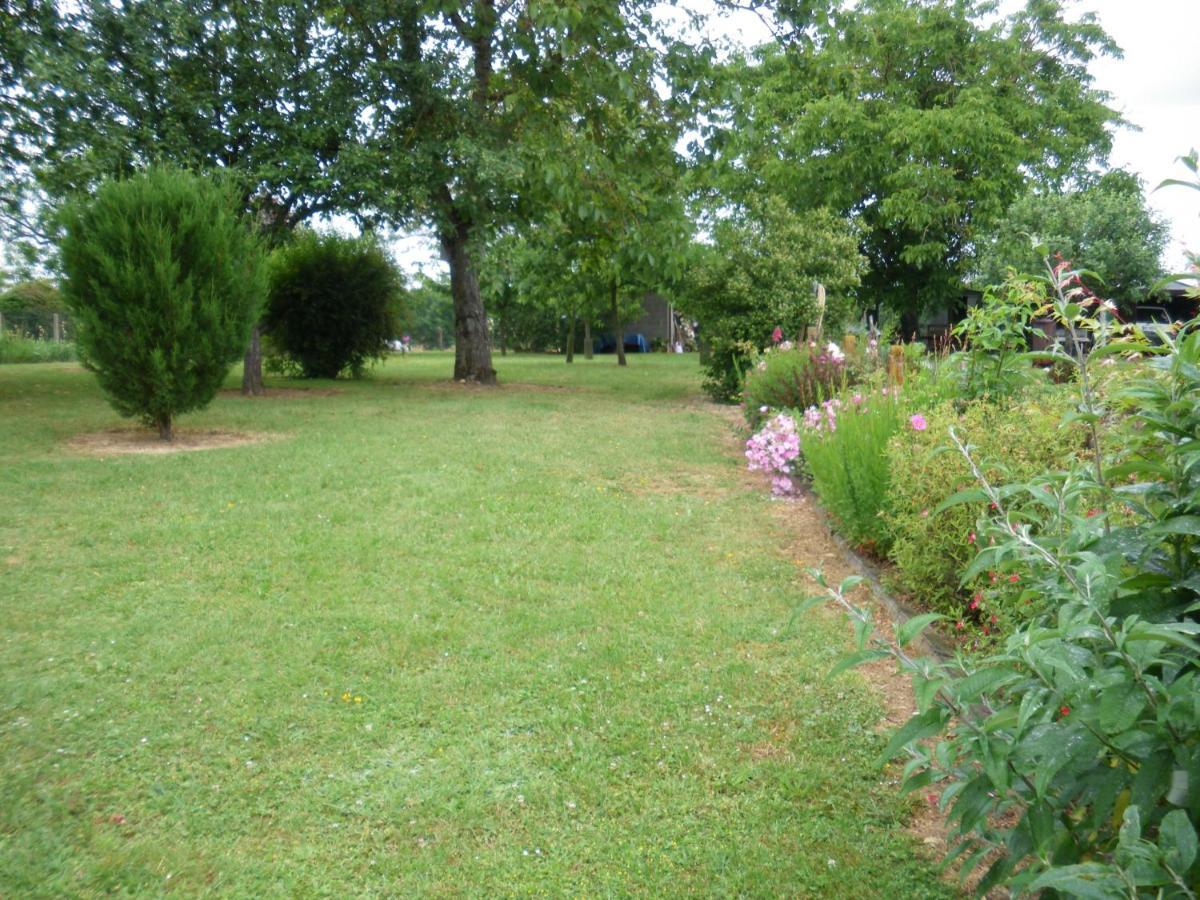 Gite Climatise Les Altheas Lanquais Exterior foto